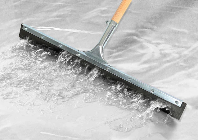 Assembled 24 Inch Straight Squeegee With 54 Inch Tapered Wood Handle - Sold By The Case - Image 3