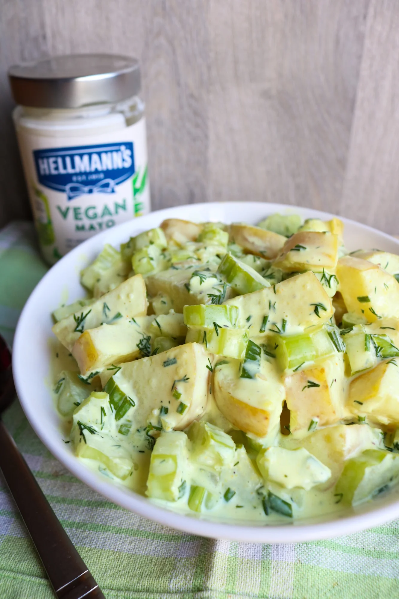 Mayonnaise Vegan - 2 x 3.78 L - Hellmans - Restaurant and Foodservice Ingredients - Canadian Distribution - Ships Free Within Canada on Orders Above CAD $199 - Image 3
