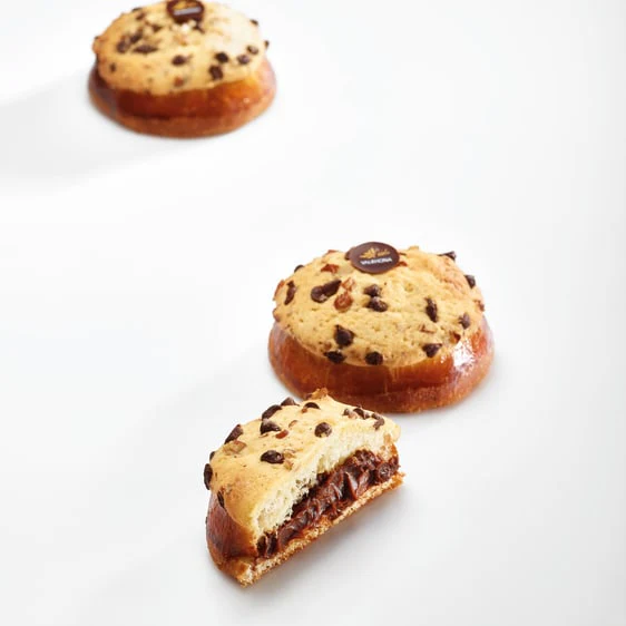 VALRHONA Caramelia 36% – Milk Chocolate Couverture - 3kg - Canadian Distribution - Ships Free Within Canada on Orders Above CAD $199 - Image 4