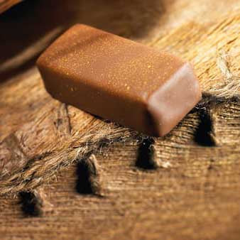 VALRHONA Satilia Lactée 38% Milk Chocolate Couverture - Canadian Distribution - Ships Free Within Canada on Orders Above CAD $199 - Image 2